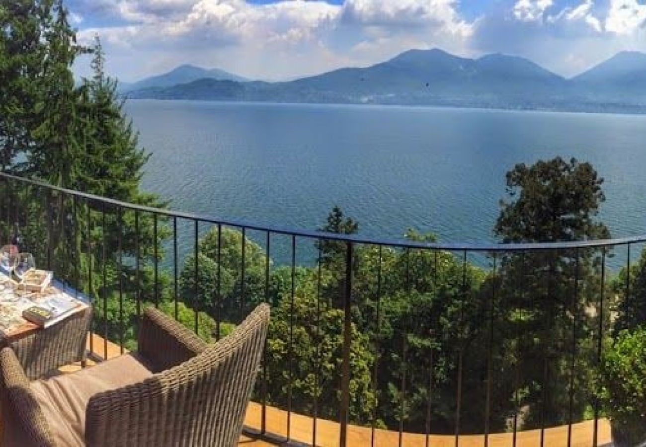Appartamento a Oggebbio - Anna in a residential complex with lake view and p