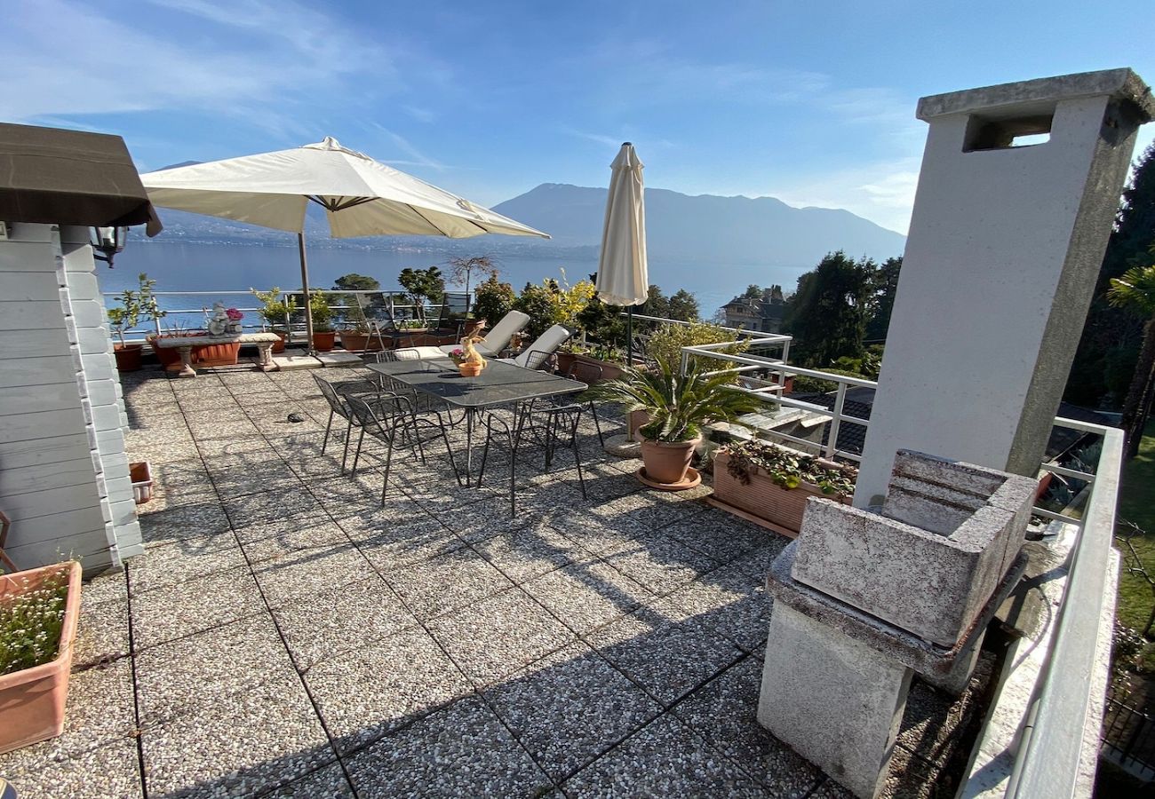 Appartamento a Oggebbio - Elizaveta apartment with lake view and terrace in