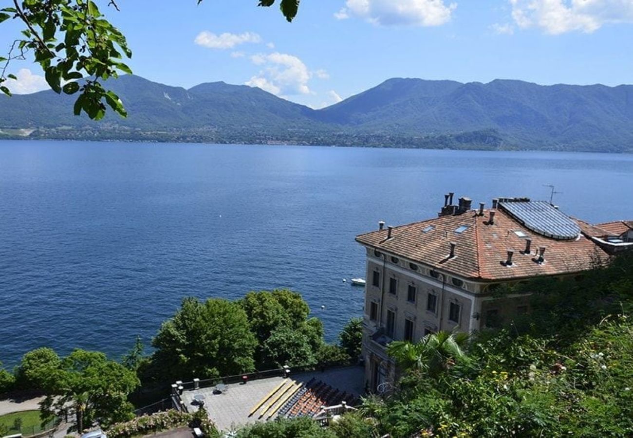 Appartamento a Oggebbio - Elizaveta apartment with lake view and terrace in