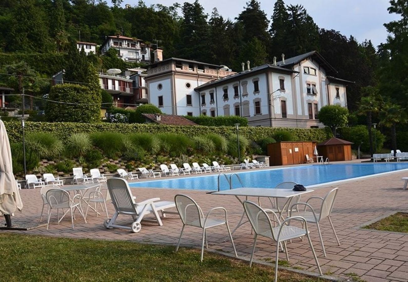 Appartamento a Oggebbio - Gioia apartment with lake view and pool in Oggebbi