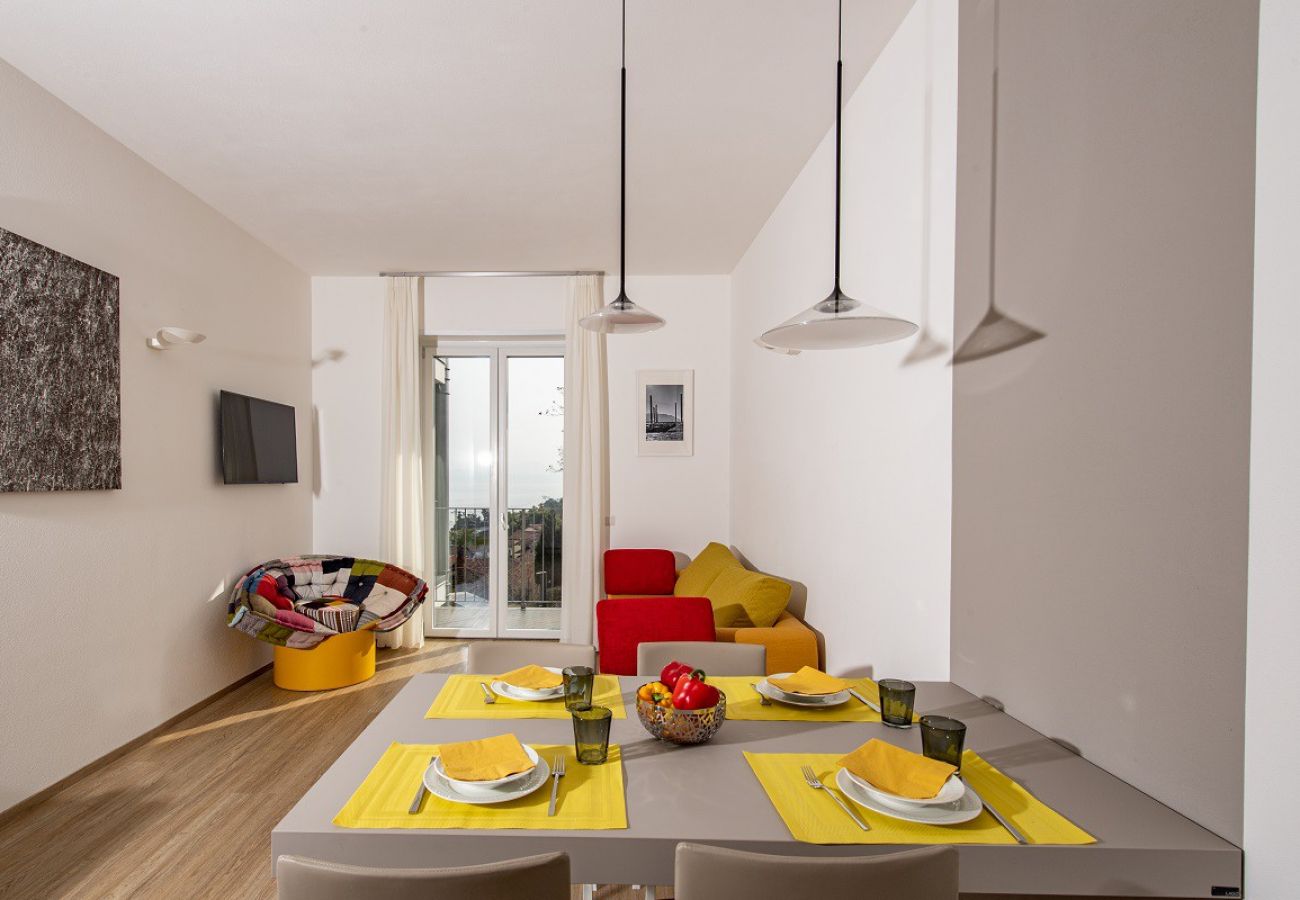 Appartamento a Baveno - The View - Wind: design apartment with terrace, la