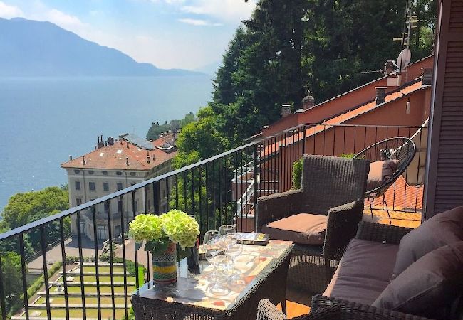Ferienwohnung in Oggebbio - Anna lake view apartment with pool