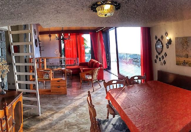 Ferienwohnung in Brezzo di Bedero - Amarys 1 with amazing lake view and pool