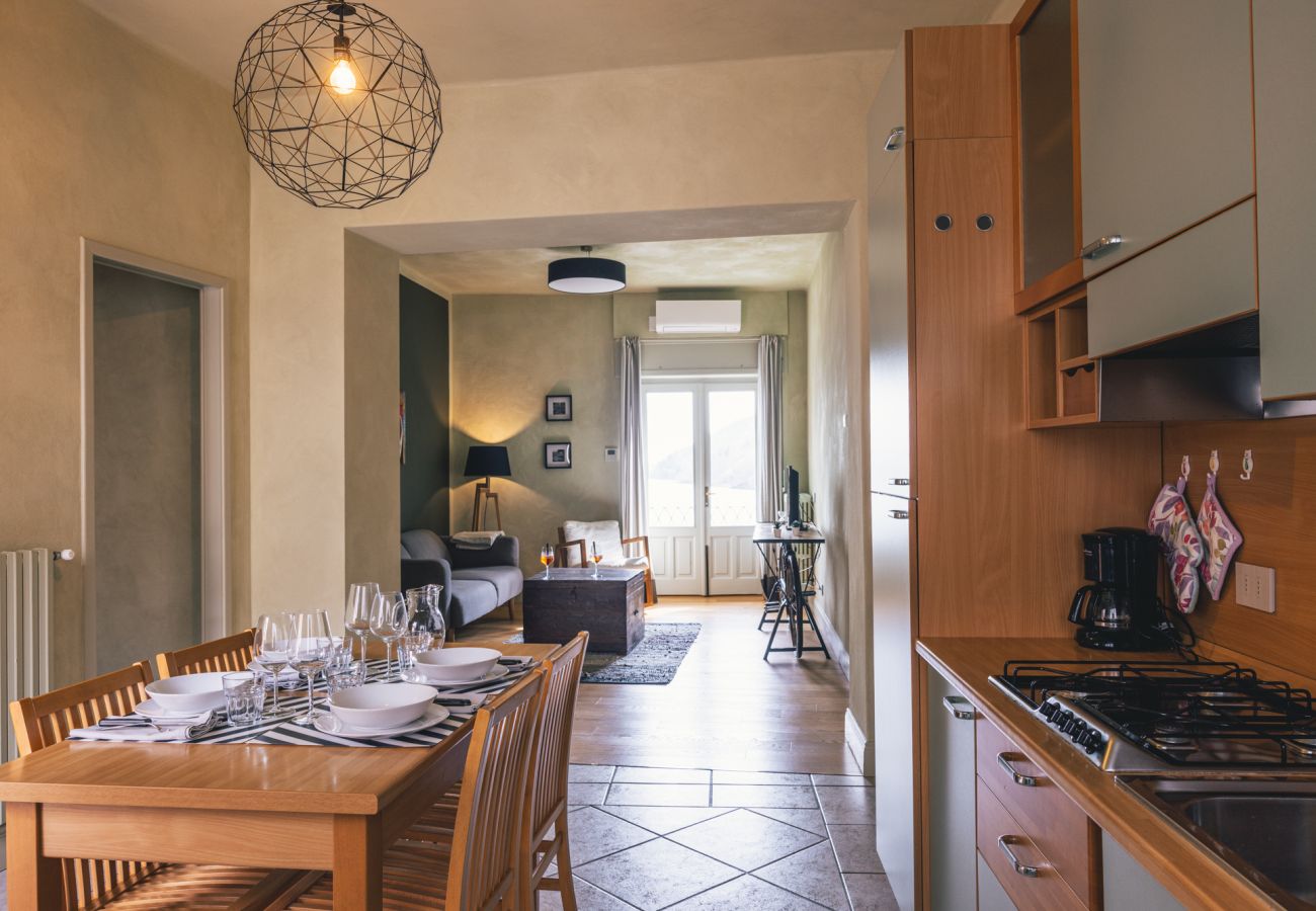 Ferienwohnung in Mergozzo - Carola A tastefully furnished apartment lakefront