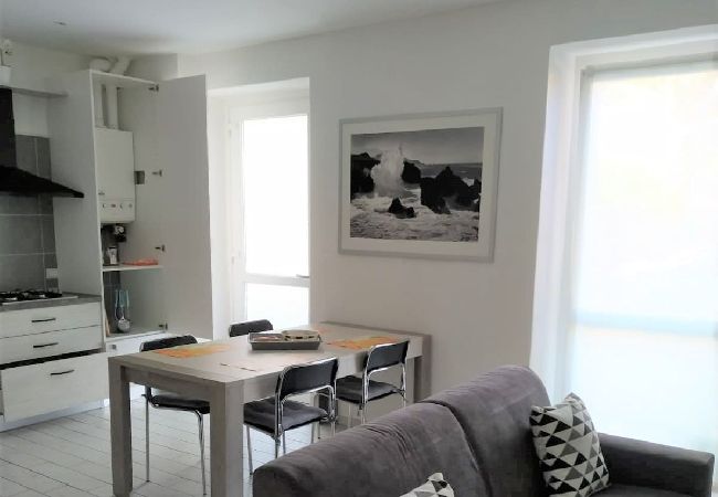 Ferienwohnung in Stresa - Canada modern apartment near the lake in Carciano
