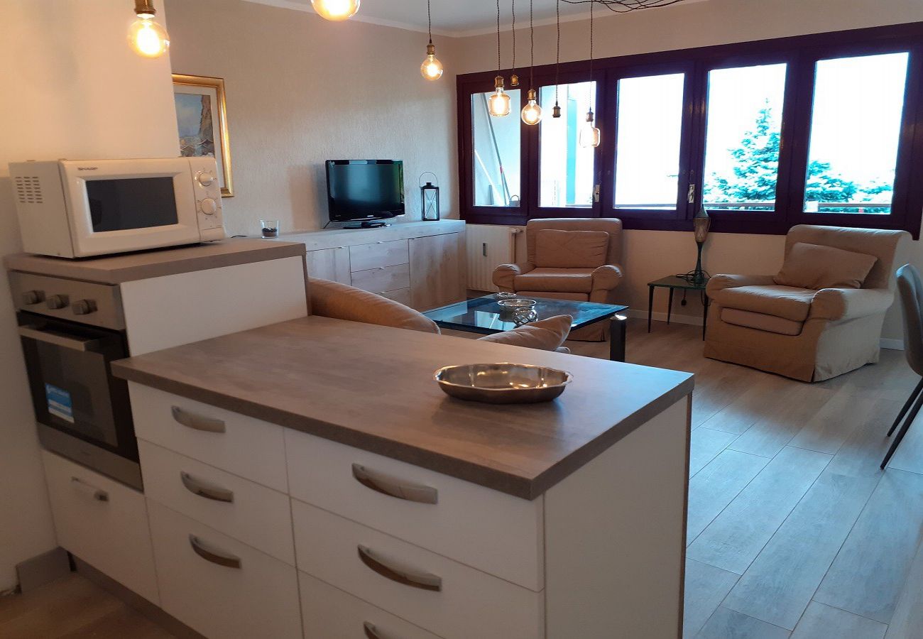 Ferienwohnung in Luino - Cordelia 4 apartment with lake view and pool