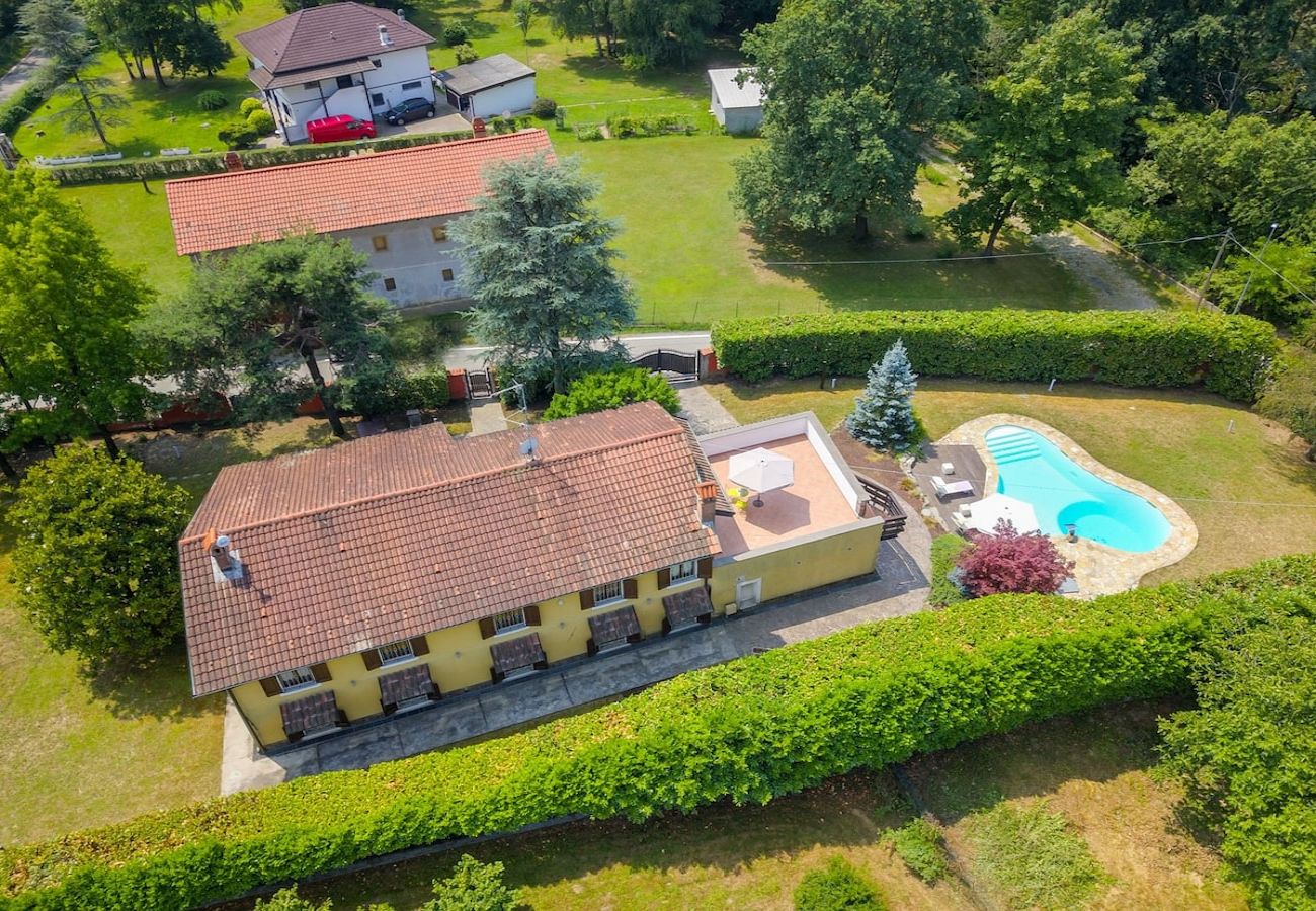 Ferienhaus in Agrate Conturbia - Golf Villa Cascina Cordona 1671 with pool