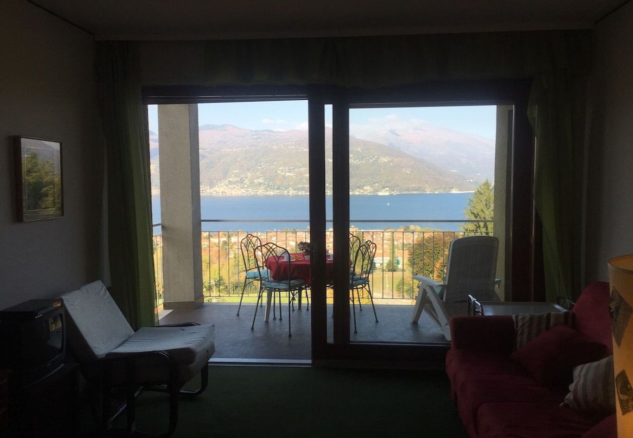 Ferienwohnung in Germignaga - Eucalipto 2 lake view apt. in a residence