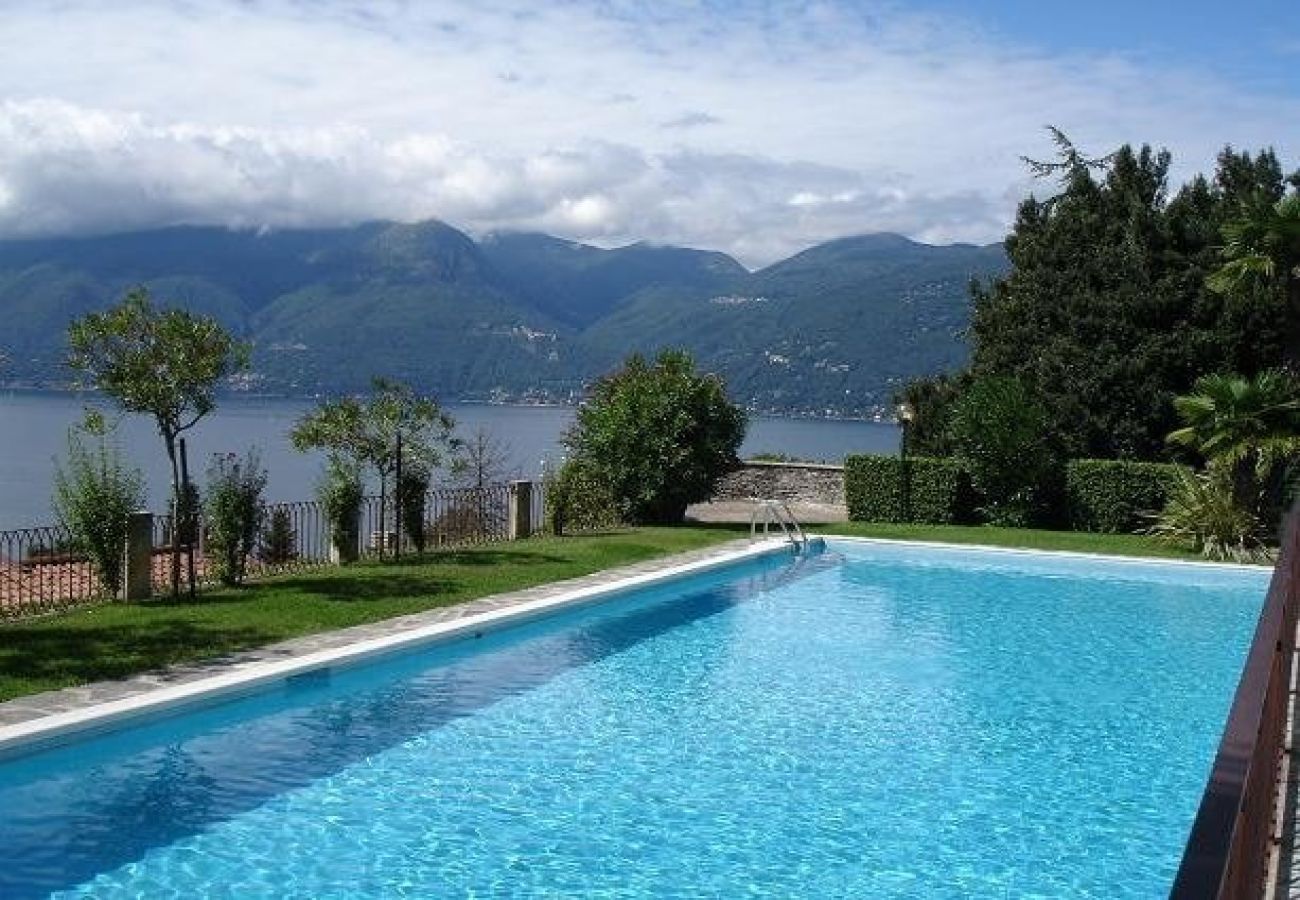 Ferienwohnung in Luino - Cordelia 3 with lake view and pool