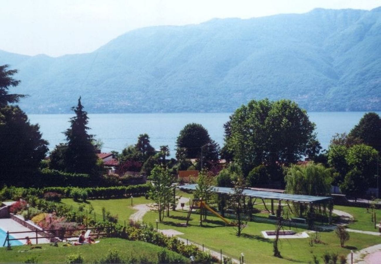 Ferienwohnung in Germignaga - Farfalla 2 apartment with lake view and pool