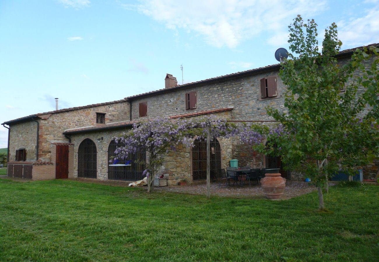 Ferienwohnung in Guardistallo - Maremma 2 apt. in Tuscany with garden and  pool