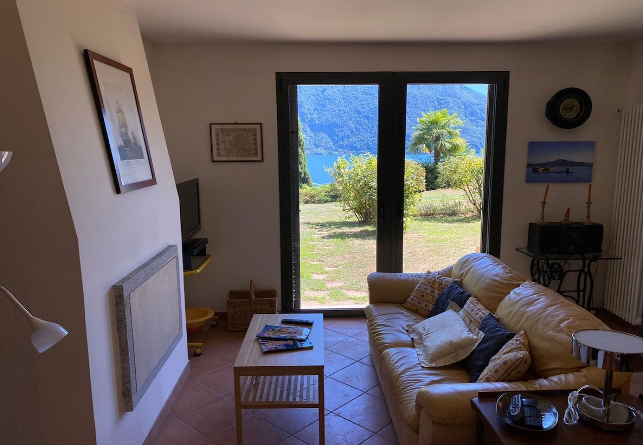 Wohnung in Ghiffa - St  Maurice smile apartment with pool, beach and l