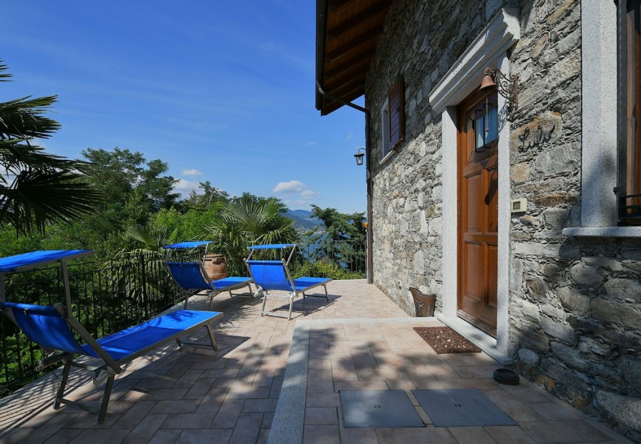 Ferienhaus in Baveno - Lulù stone house with view of the lake 