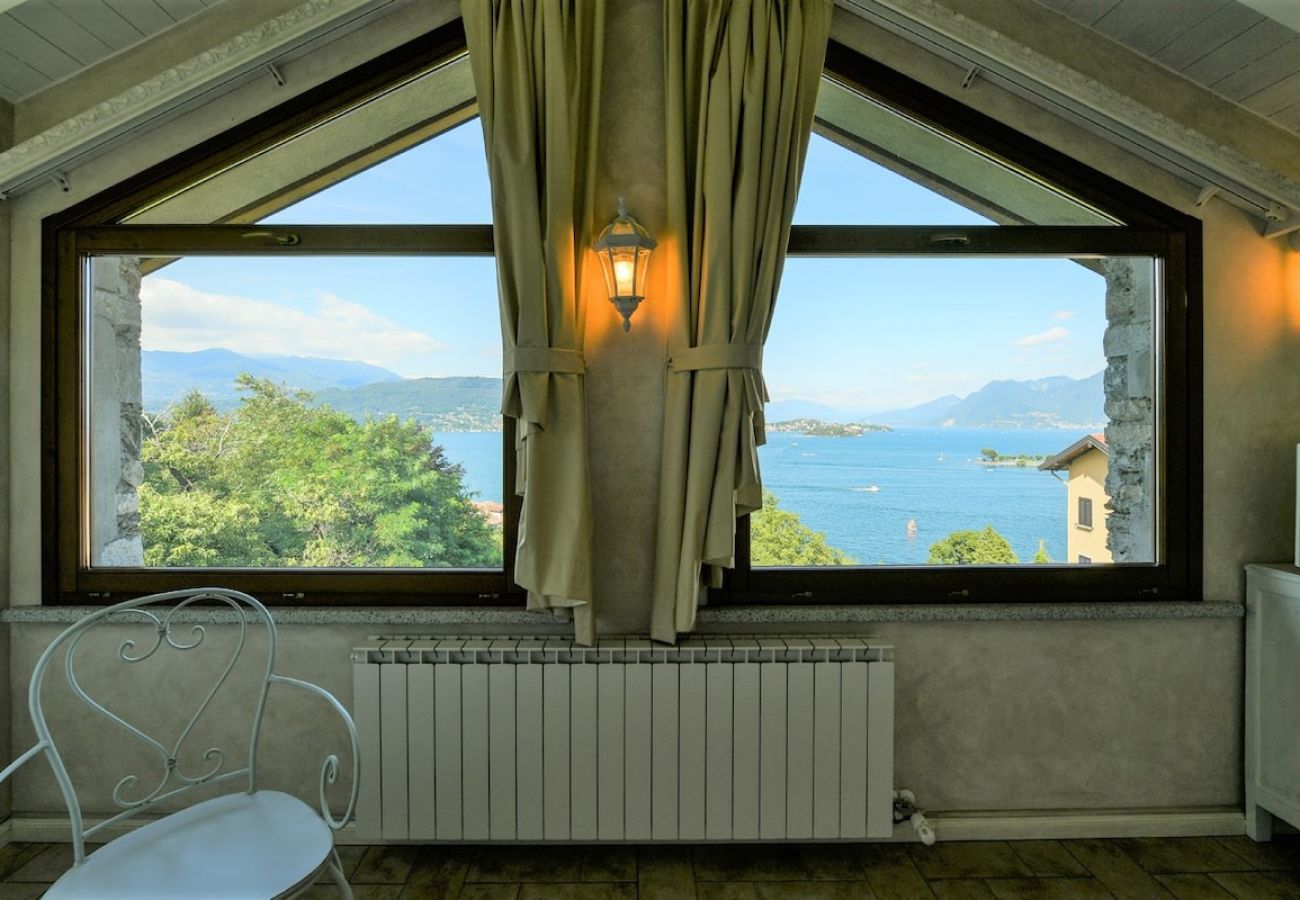 Ferienhaus in Baveno - Lulù stone house with view of the lake