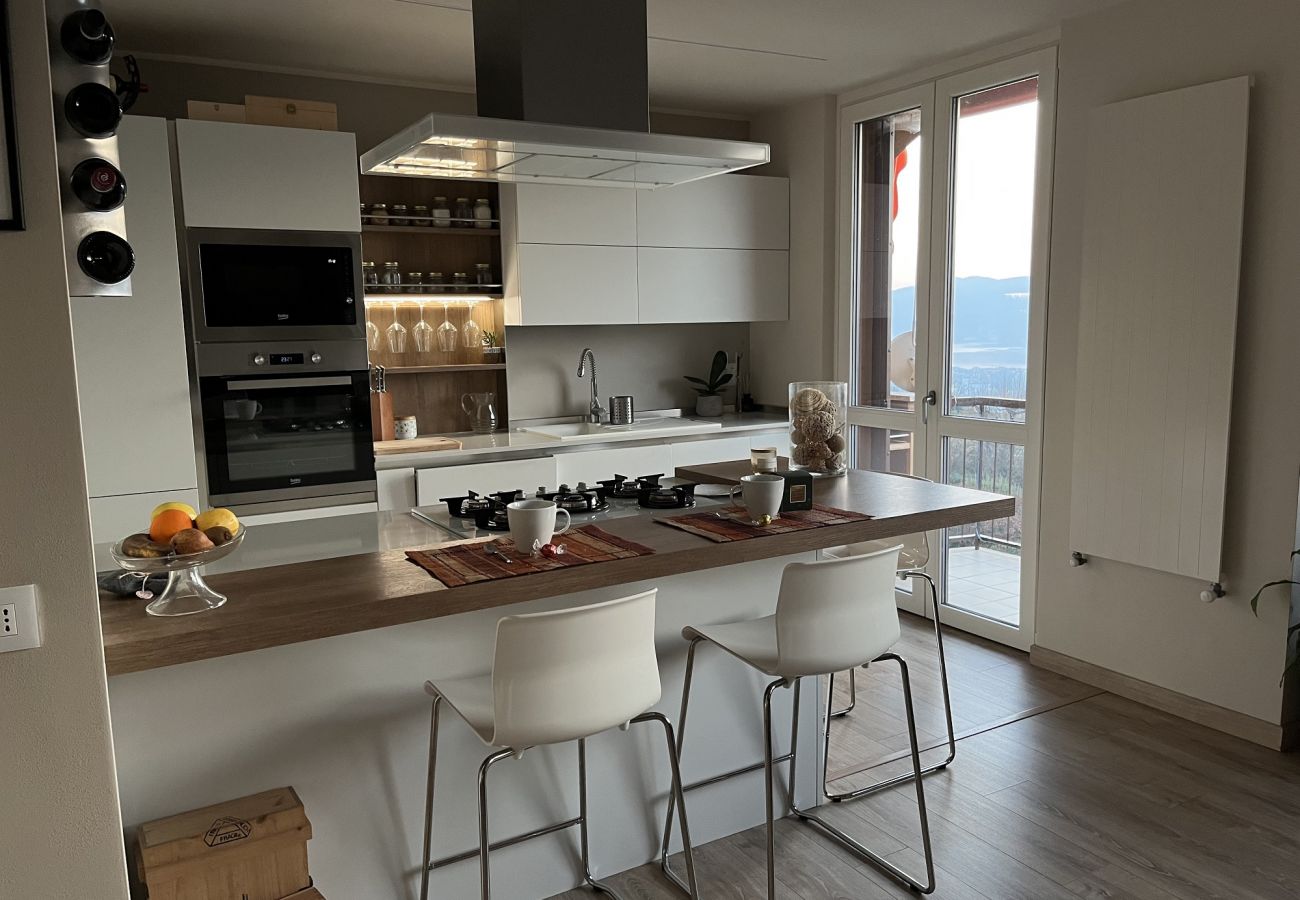 Ferienwohnung in Vignone - Primavera apartment with lake view in residence