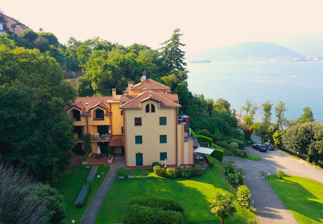 Ferienwohnung in Stresa - Blue Lake apartment with pool and lake view