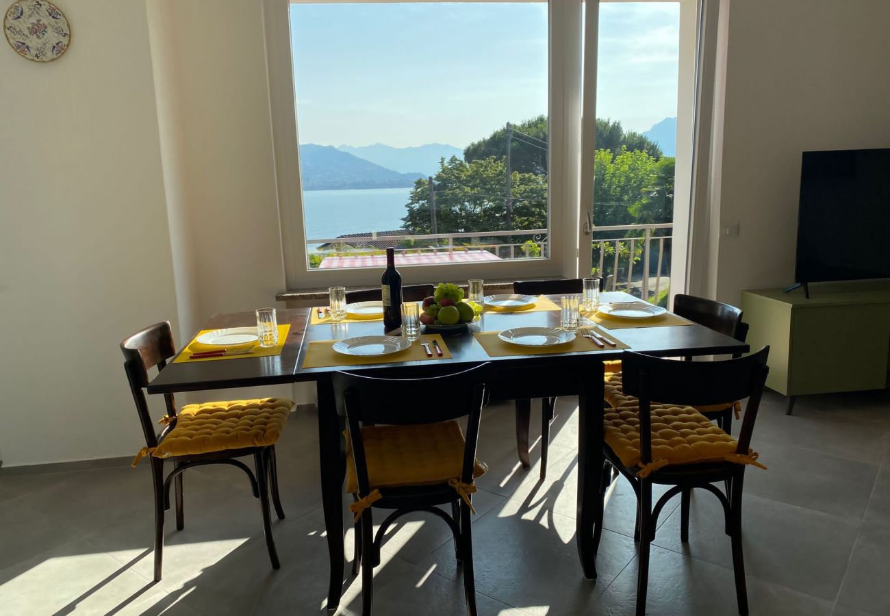 Ferienwohnung in Baveno - Rosa dei Venti apartment with lake view in Baveno