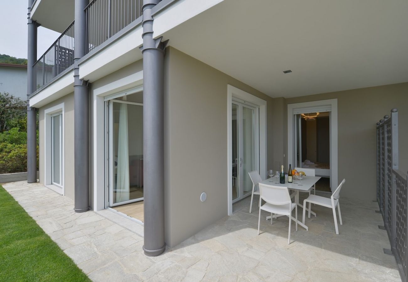 Apartment in Baveno - The View-Garden: design lake view apt. with porch
