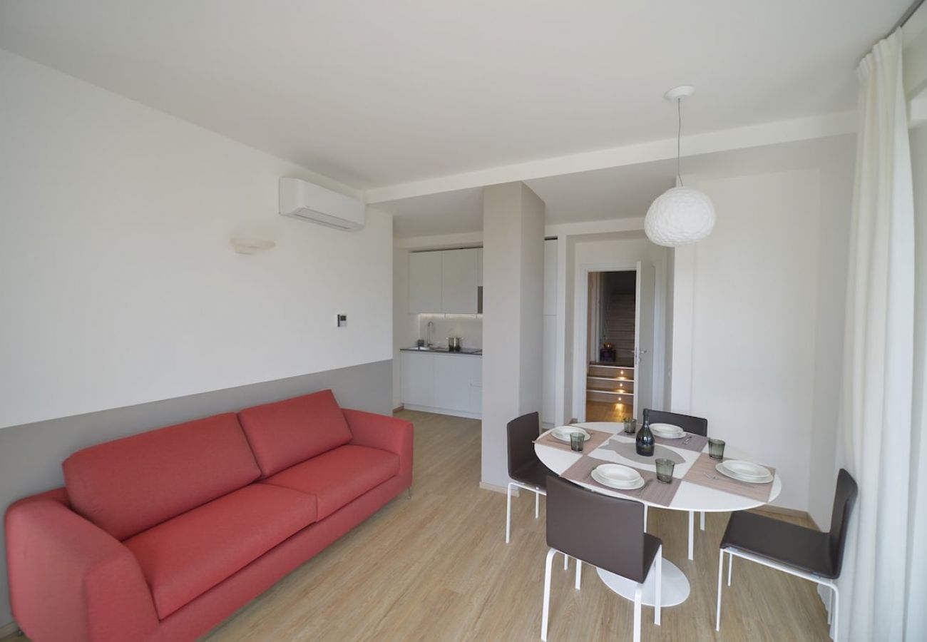 Apartment in Baveno - The View - Garden: design apartment with porch lak