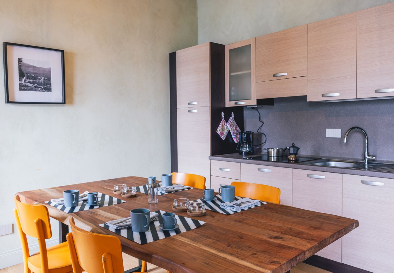 Apartment in Mergozzo - Carola B tastefully furnished apartment lakefront