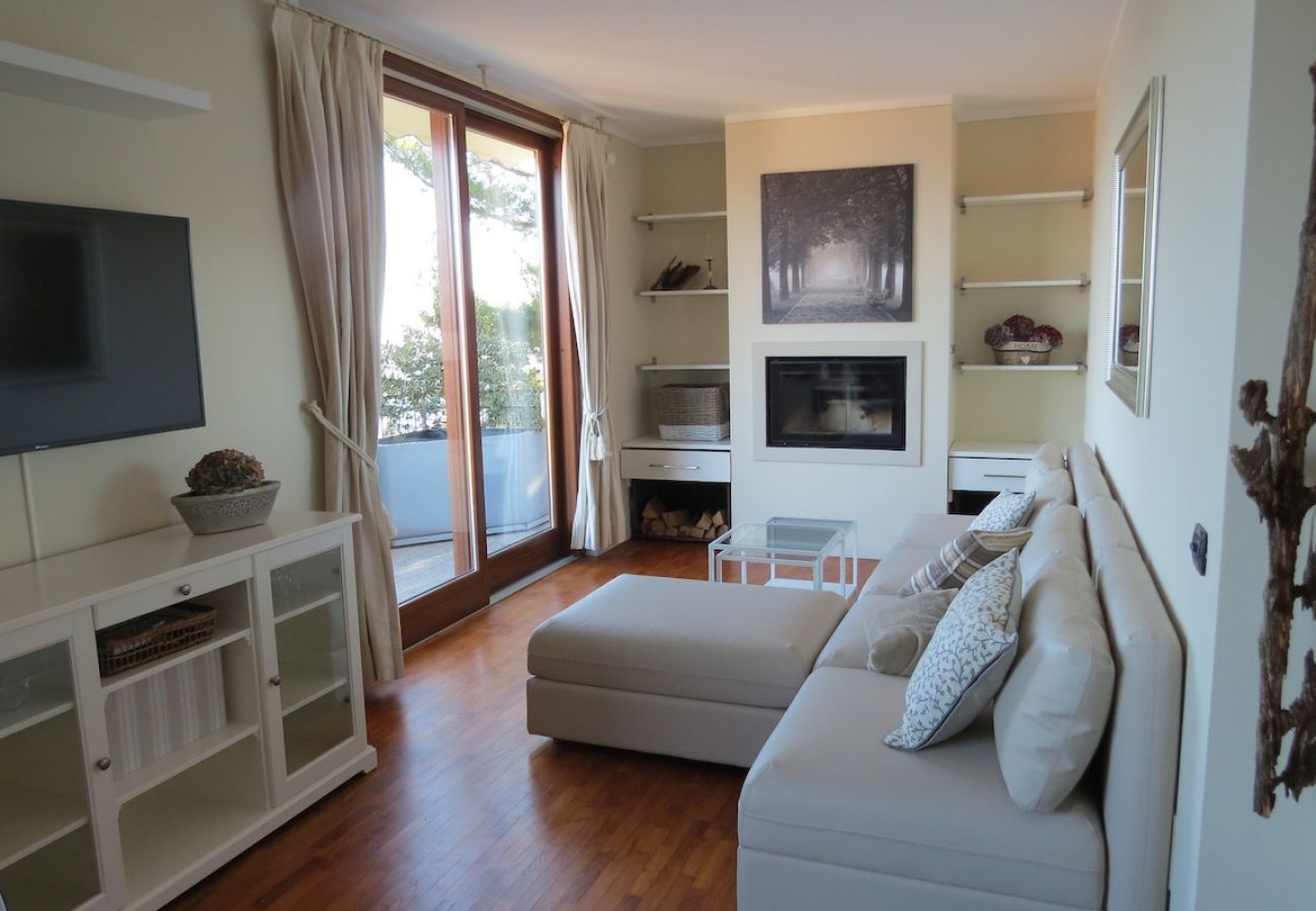 Apartment in Magognino - Penthouse San Rocco luxury apartment with wonderfu