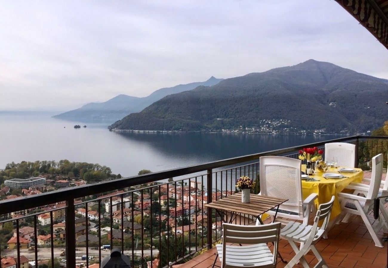 Apartment in Maccagno con Pino e Veddasca - Pandora 1 lake view apt. in residence with pool