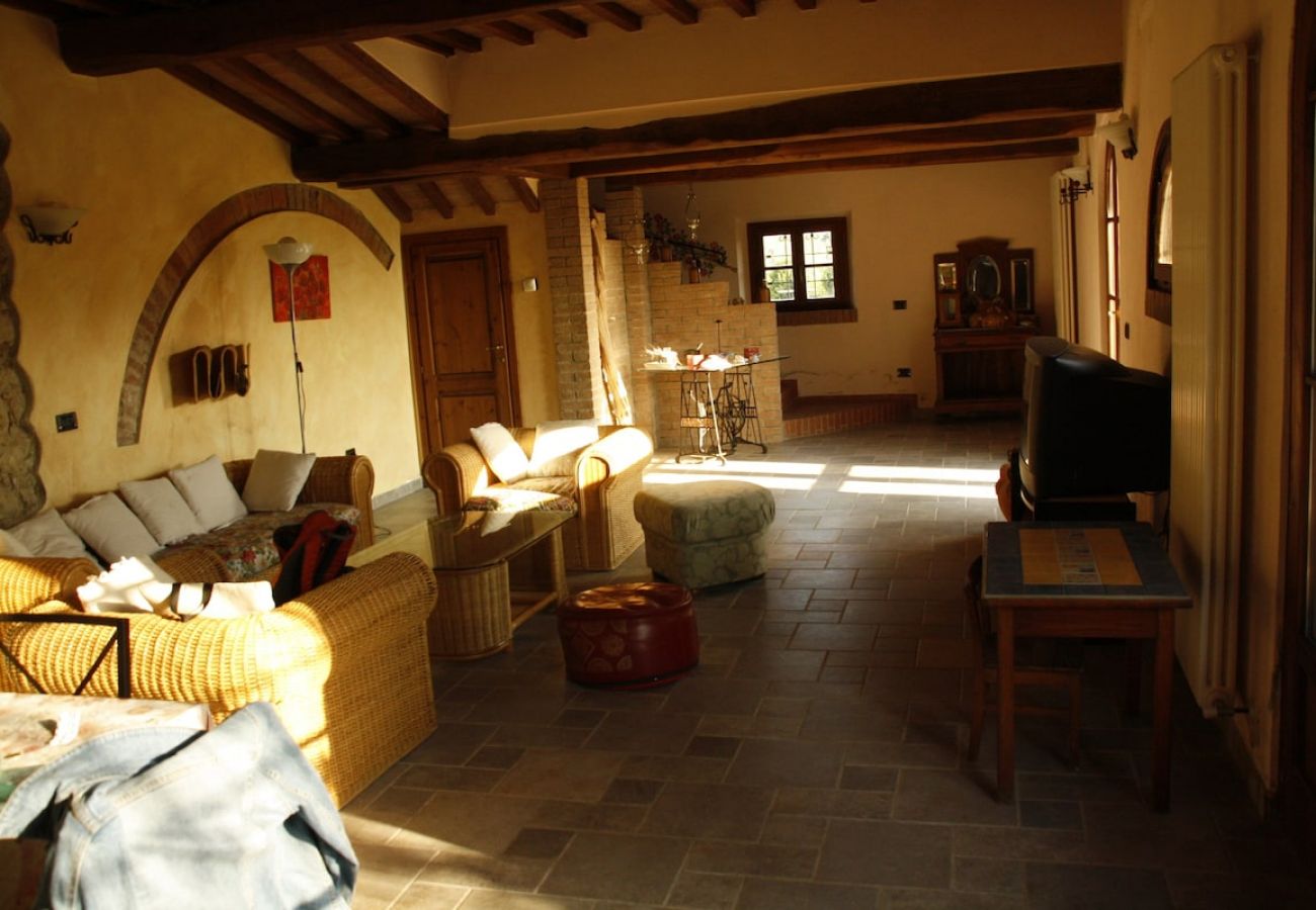 Apartment in Guardistallo - Maremma 4  200 square meters apartment in ancient