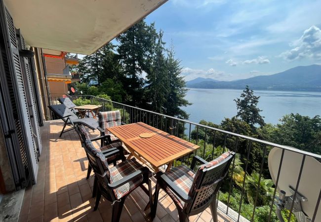 Apartment in Oggebbio - Gioia apartment with lake view and pool