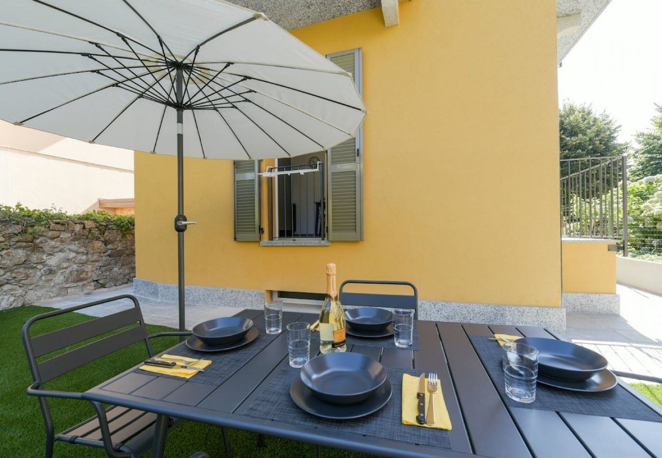 Apartment in Baveno - Sunflower apartment 1 with terrace in Baveno city