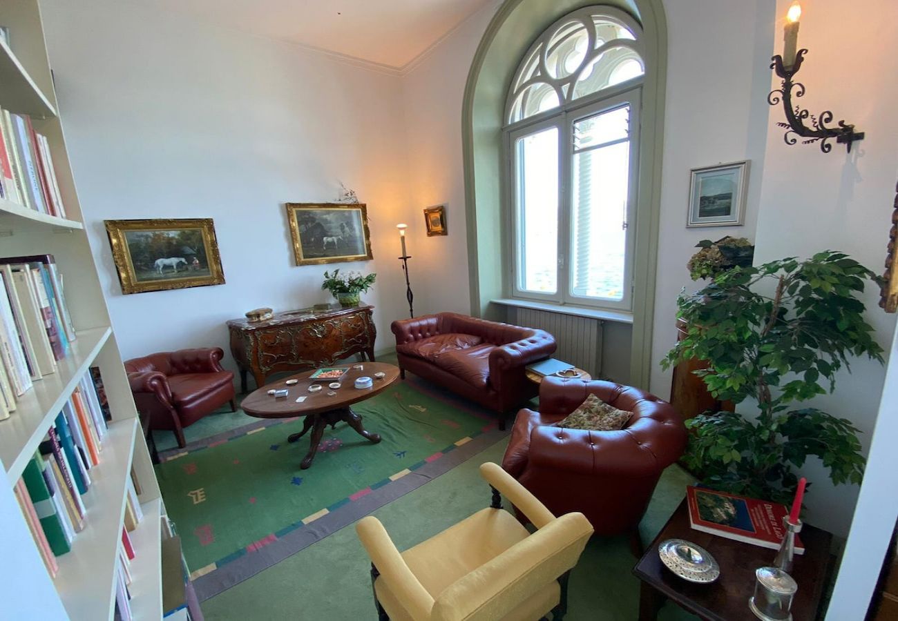Appartement à Stresa - Liberty apartment on the lake with beach near the